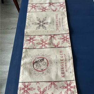 Manuel Woodworkers Table Runner, Holiday & Co., 17 x 13 Inches